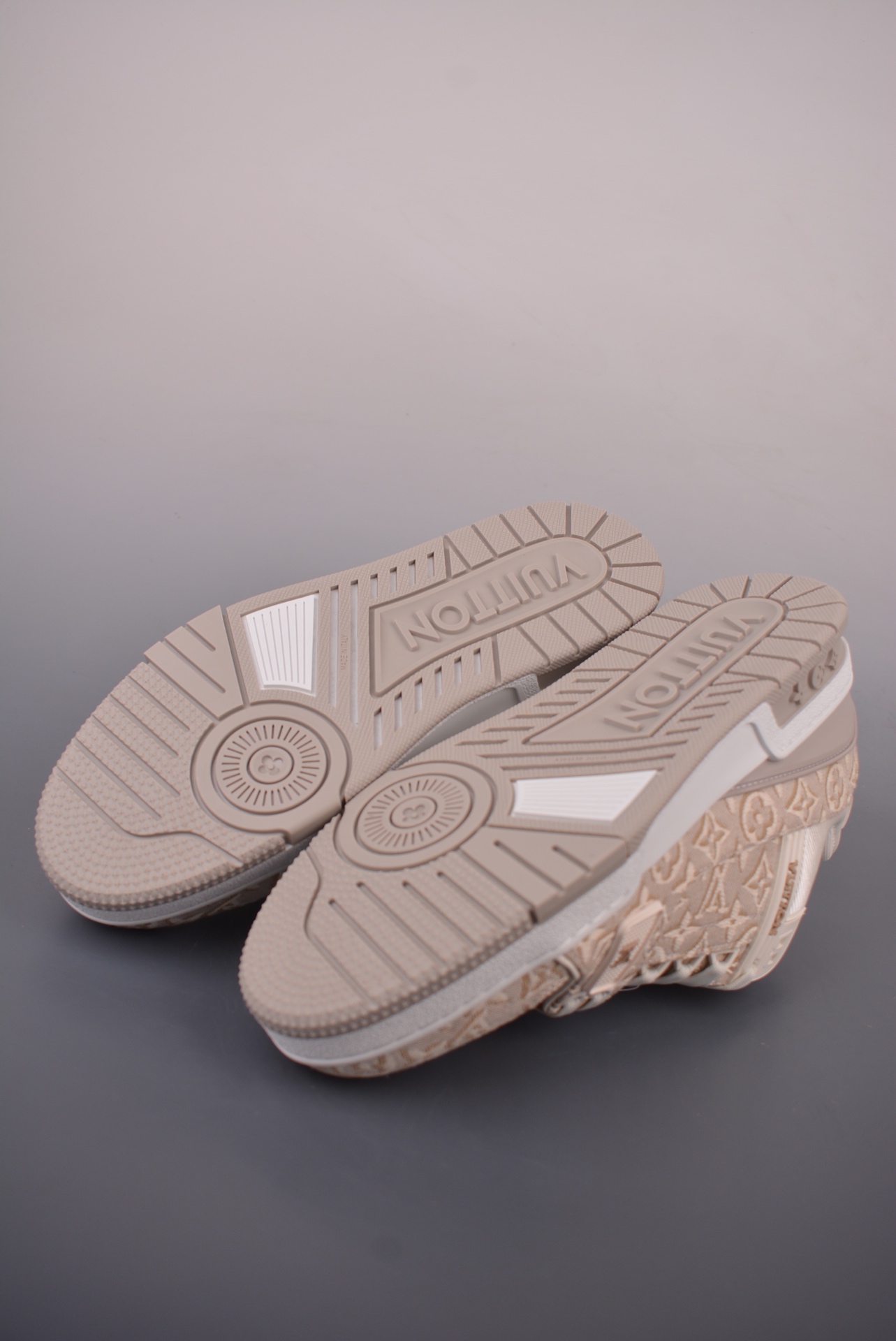 Louis Vuitton LV Trainer — Beige / Monogram Jacquard — foto 3