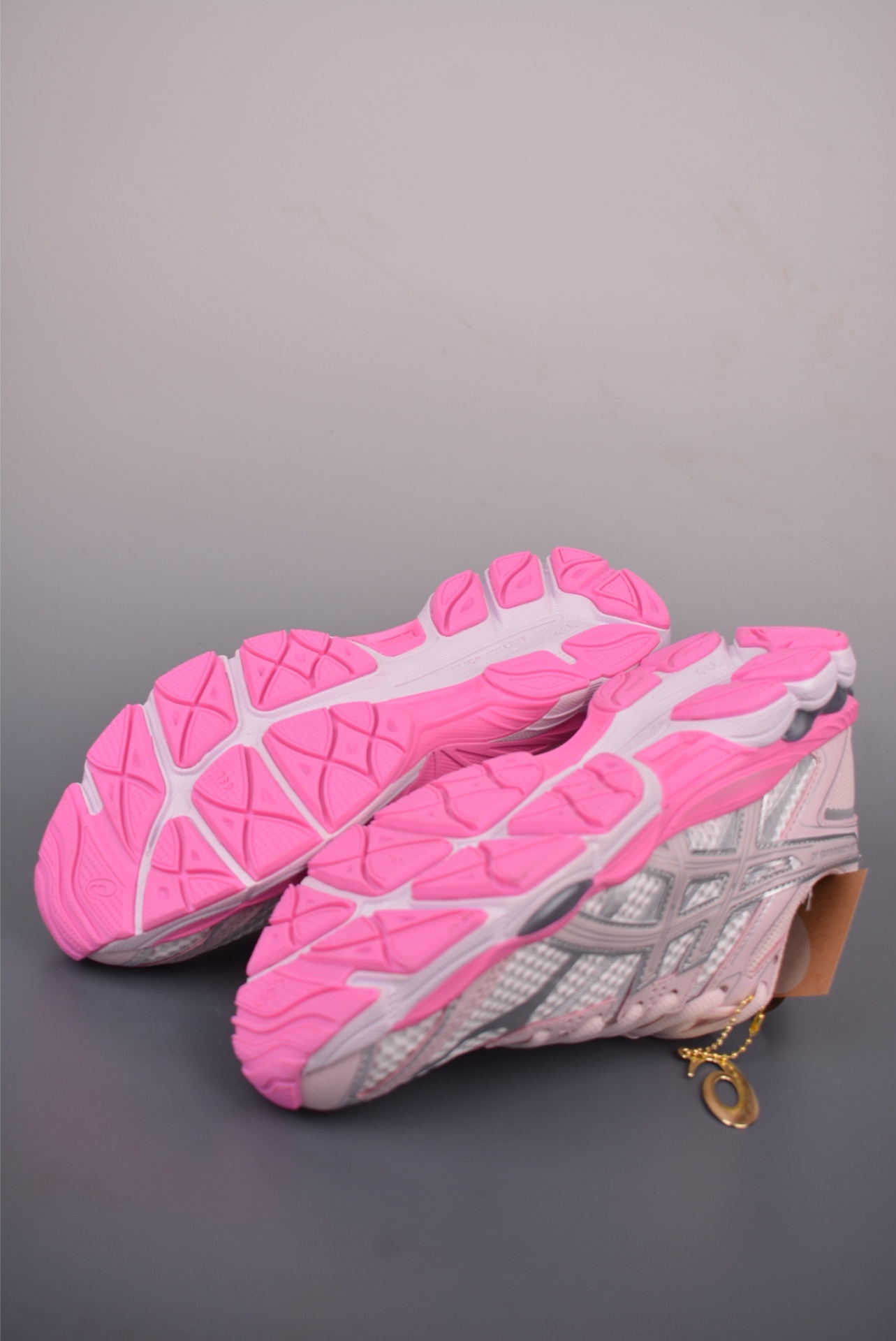 ASICS GEL-Cumulus 16 — Rosa / Bianco / Argento — foto 4