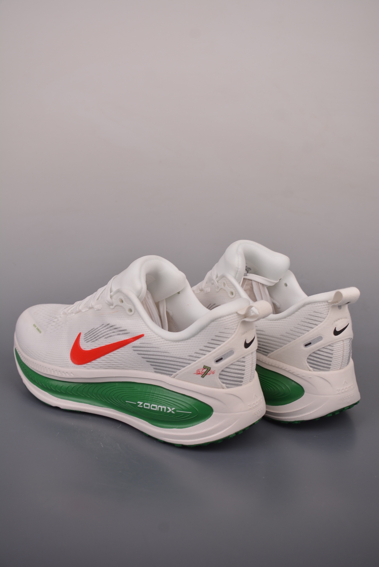 Nike Nike Air Zoom Vomero 18 World Cup Joint — White / Green / Red — DM6828-007 — foto 3