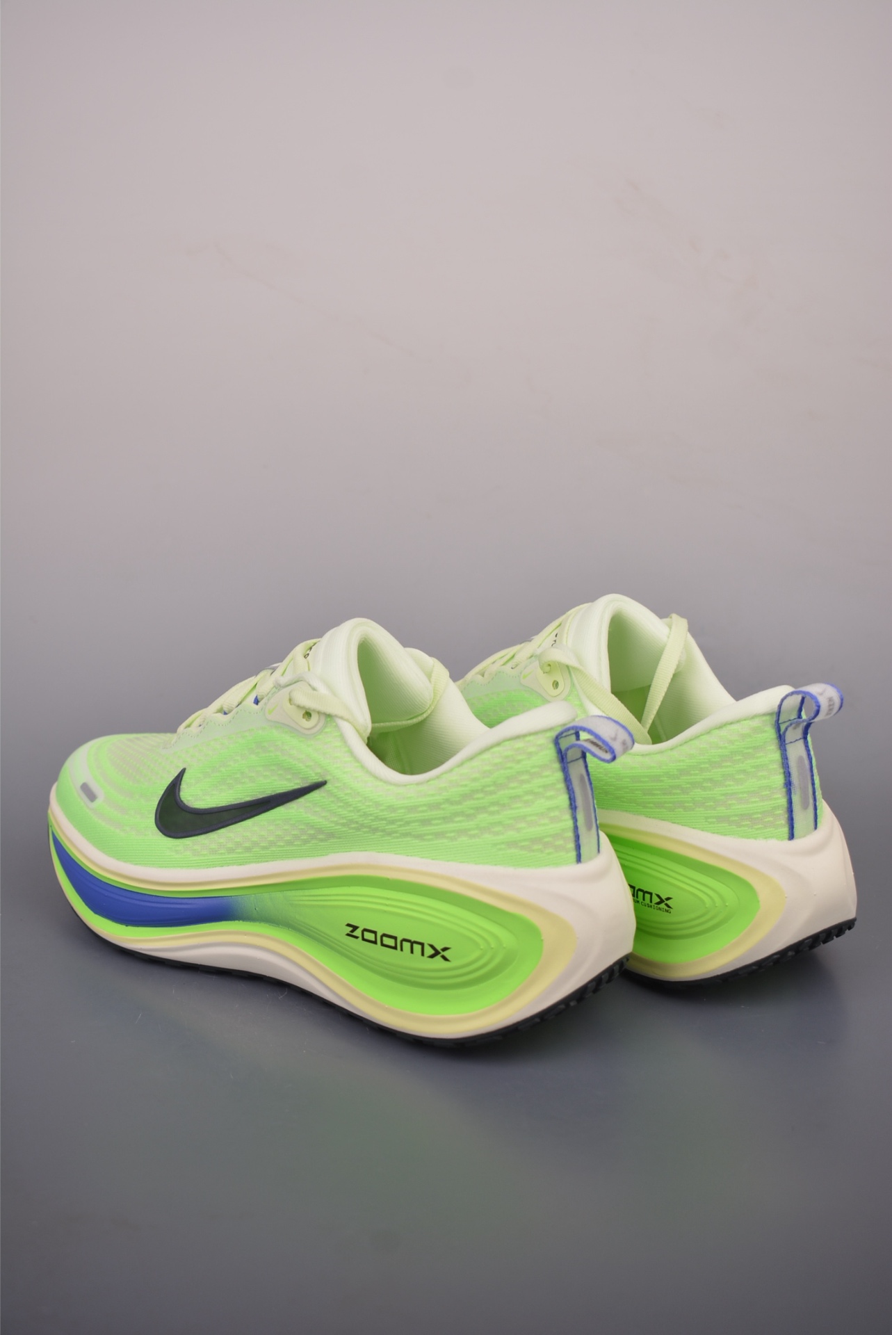 Nike Nike Air Zoom Vomero PLUS — Volt Tint / Lime Blast — HV8150-702 — foto 3