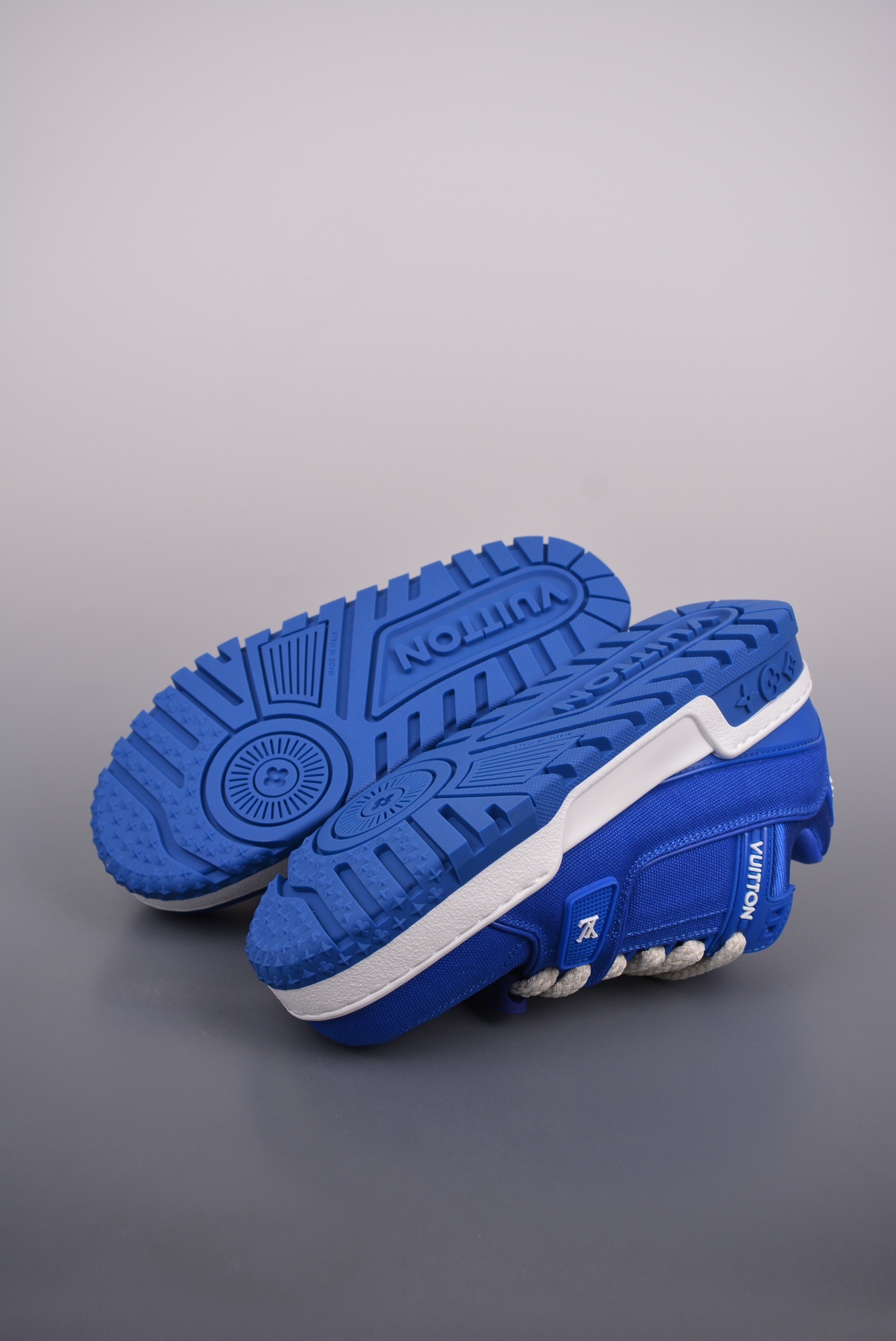 Louis Vuitton LV Trainer Maxi Low Canvas — Blu Reale / Bianco — 1ABM2L — foto 4
