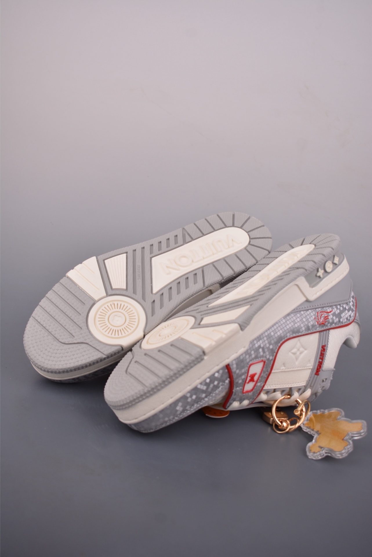 Louis Vuitton LV Trainer Platform — Year of the Horse — Bianco / Grigio / Rosso — foto 4