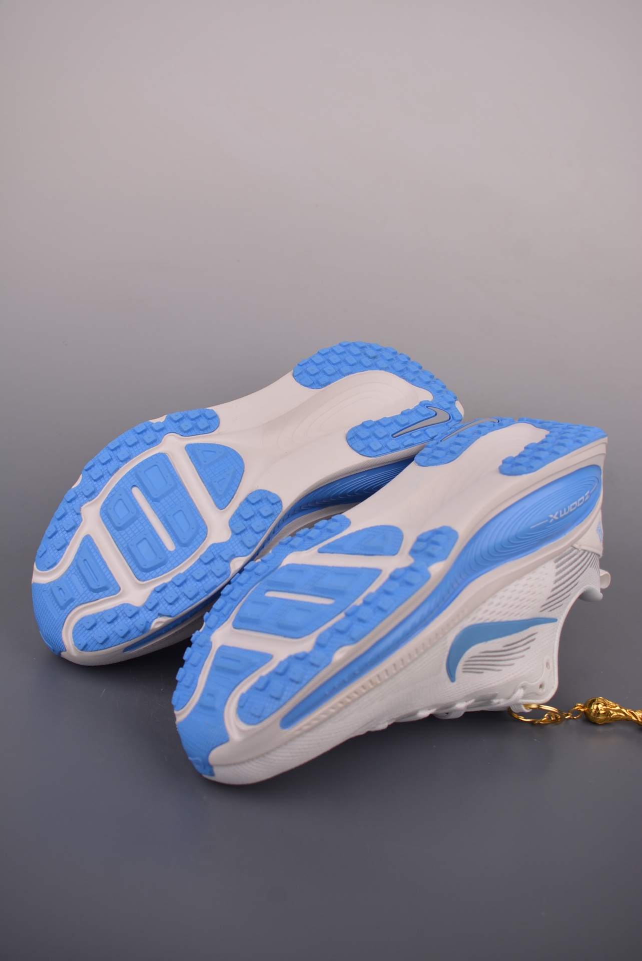 Nike Nike Air Zoom Vomero 18 World Cup Limited Edition — White / Blue — DM6868-002 — foto 4