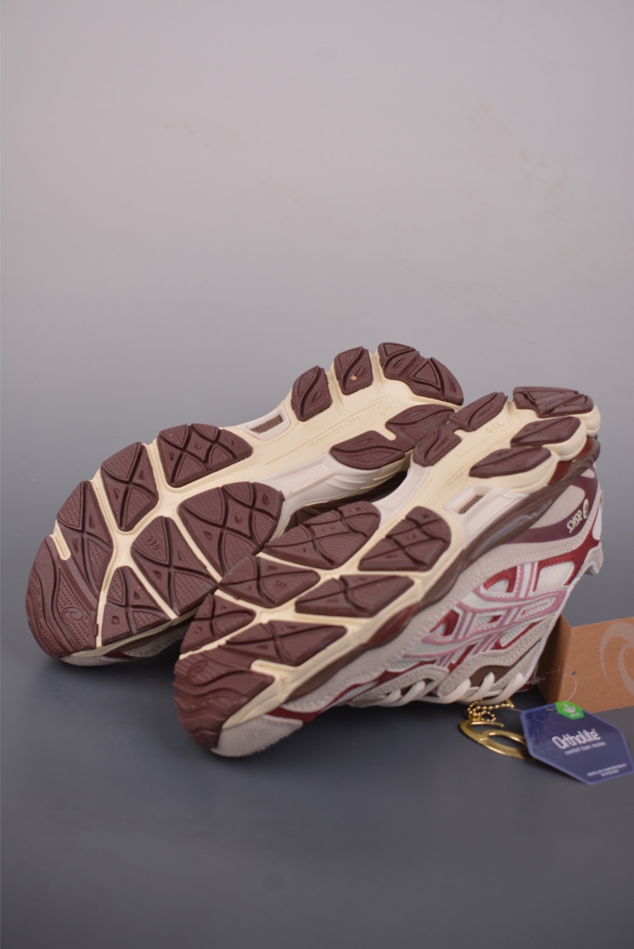 ASICS GEL-Cumulus 16 — Bianco / Rosa / Bordeaux — foto 4