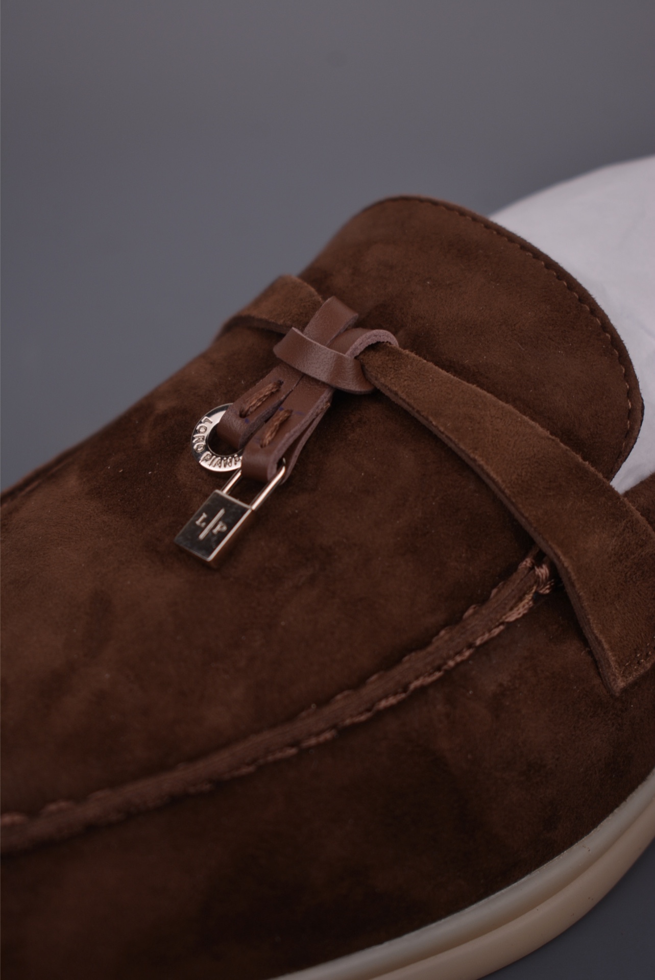 Loro Piana Loro Piana Summer Charms Walk Loafers — Chocolate / Dark Brown — FAE5444_M001 — foto 4