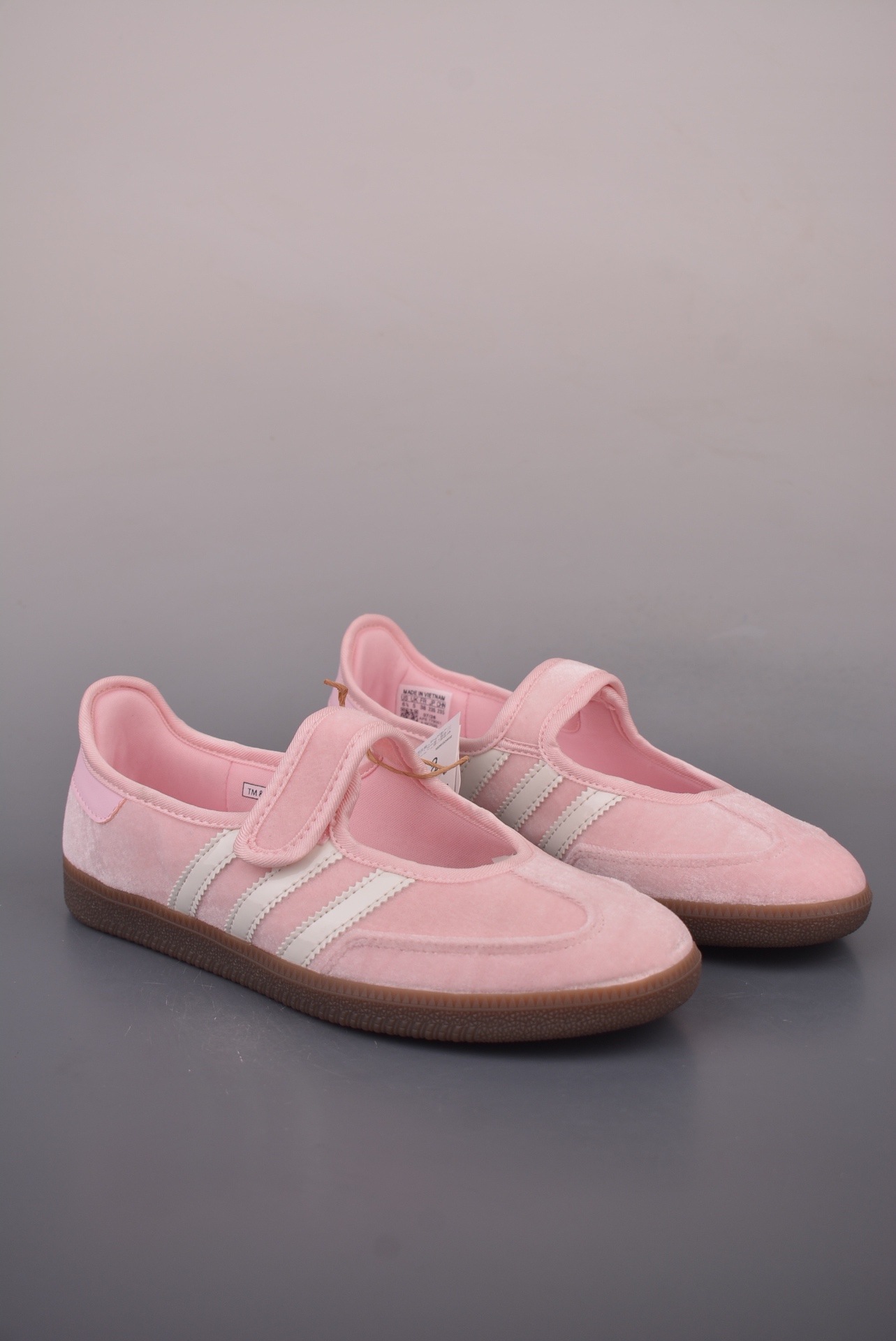 Adidas Care Bears x Adidas Originals Wmns Samba Jane — Clear Pink / Off White / Gum — KK2600