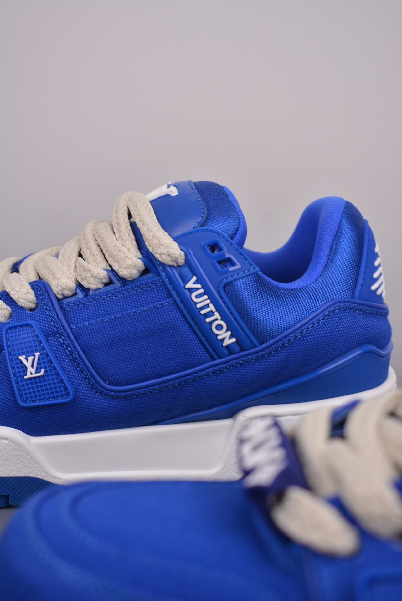 Louis Vuitton LV Trainer Maxi Low Canvas — Blu Reale / Bianco — 1ABM2L — foto 2