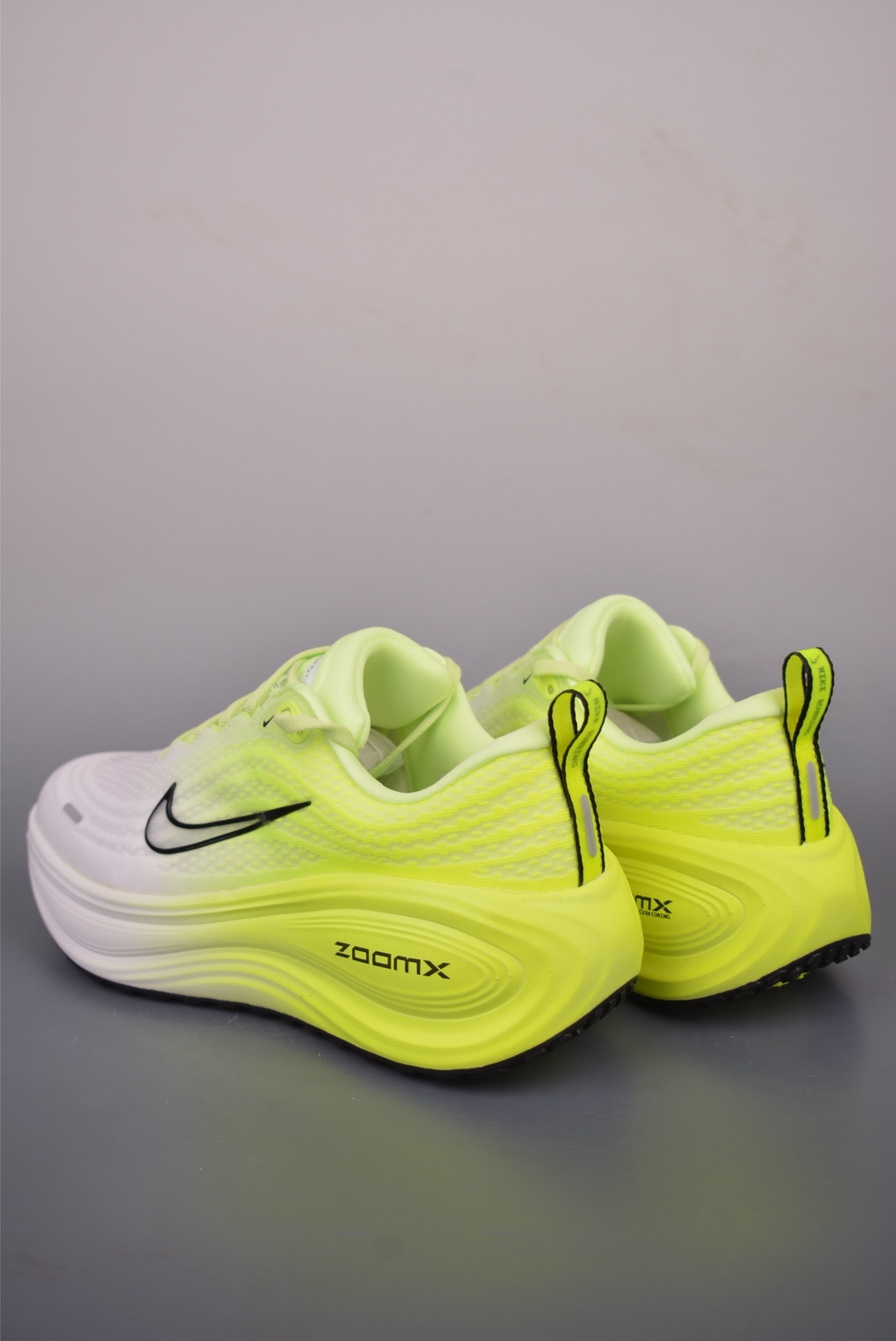 Nike Nike Air Zoom Vomero PLUS — White / Fluorescent Yellow — IM2038-038 — foto 3