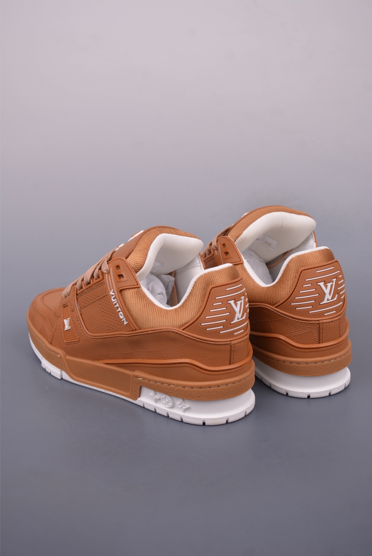 Louis Vuitton LV Trainer Sneaker Low — Leather Brown — 1AHTSB — foto 3