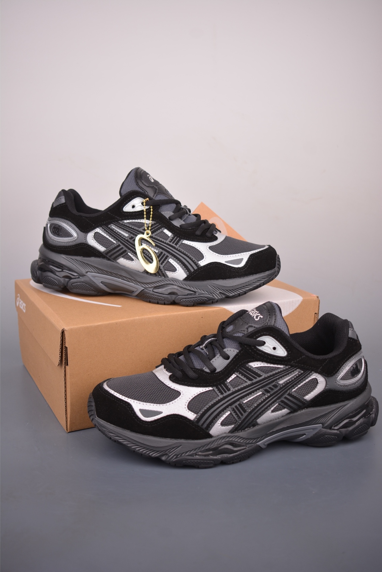 ASICS GEL-NYC — Nero / Grigio / Argento