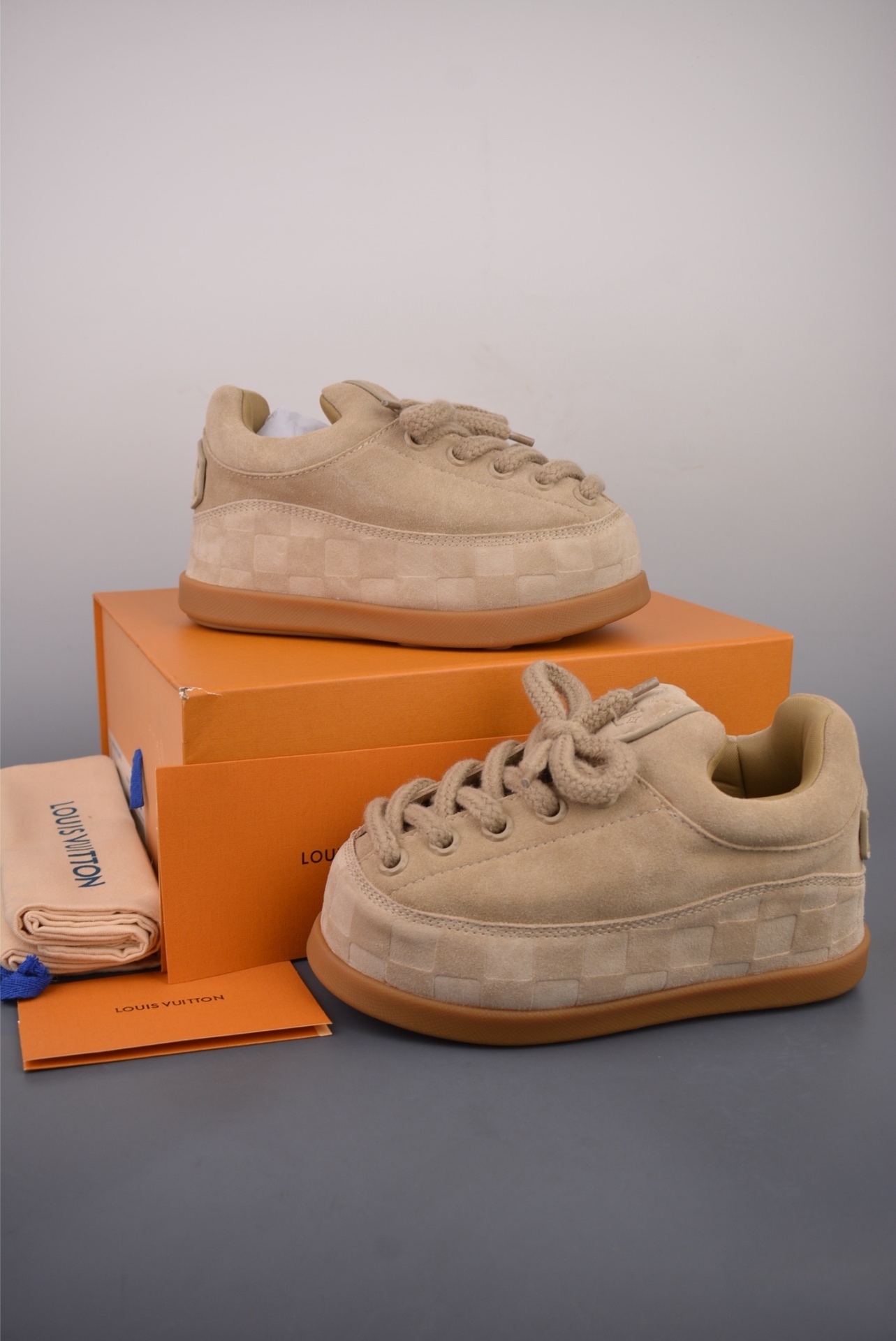 Louis Vuitton LV Yeti Lace Up — Beige — 1AIJDZ — foto 2