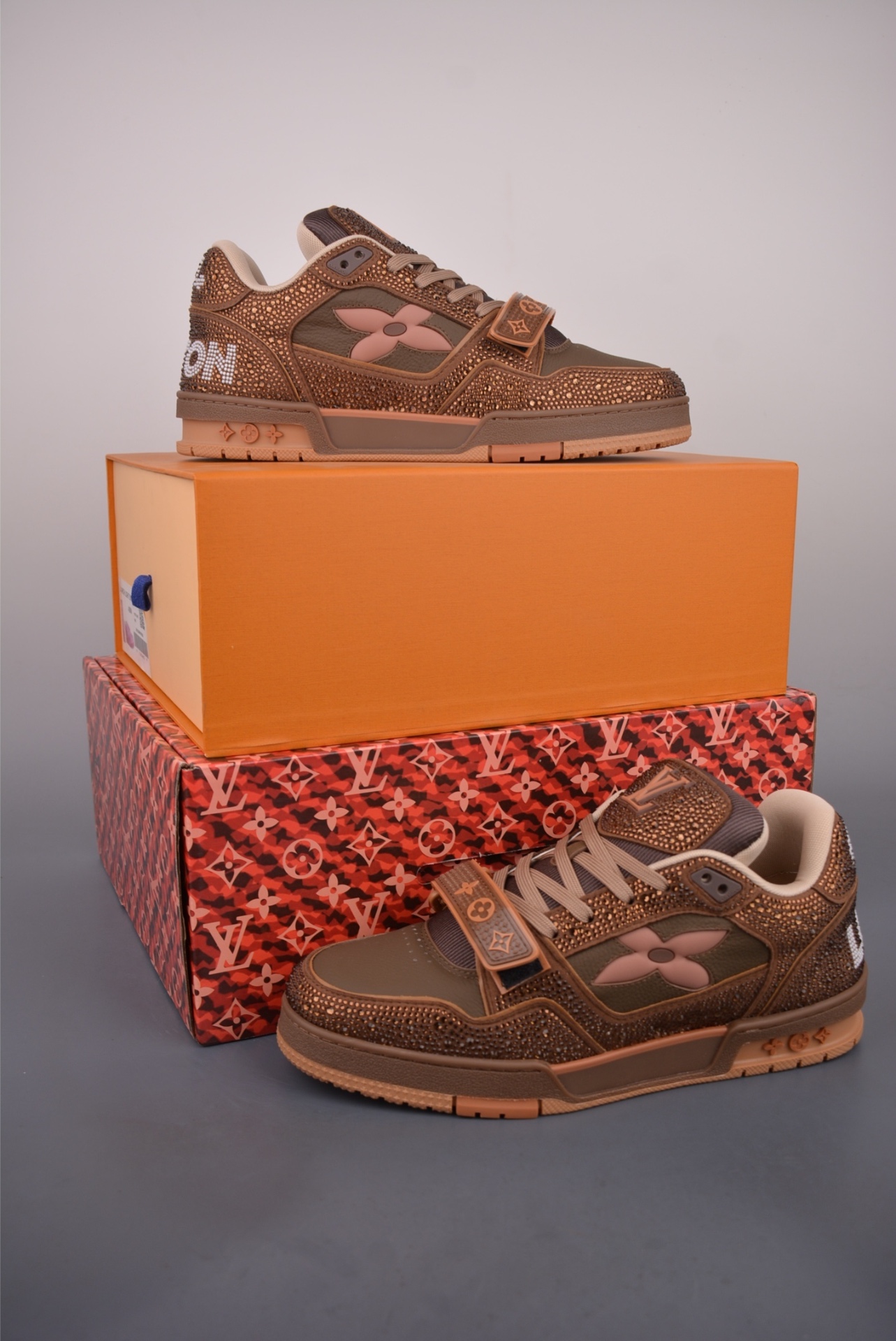 Louis Vuitton LV Trainer — Marrone strass / Kaki — 1A9J3B — foto 4
