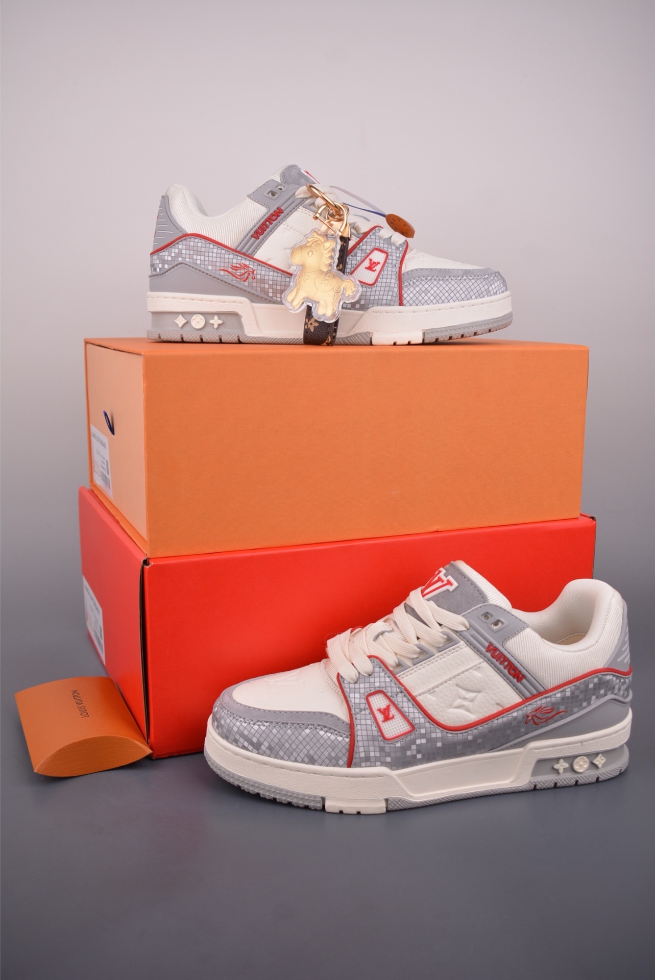 Louis Vuitton LV Trainer Platform — Year of the Horse — Bianco / Grigio / Rosso — foto 2