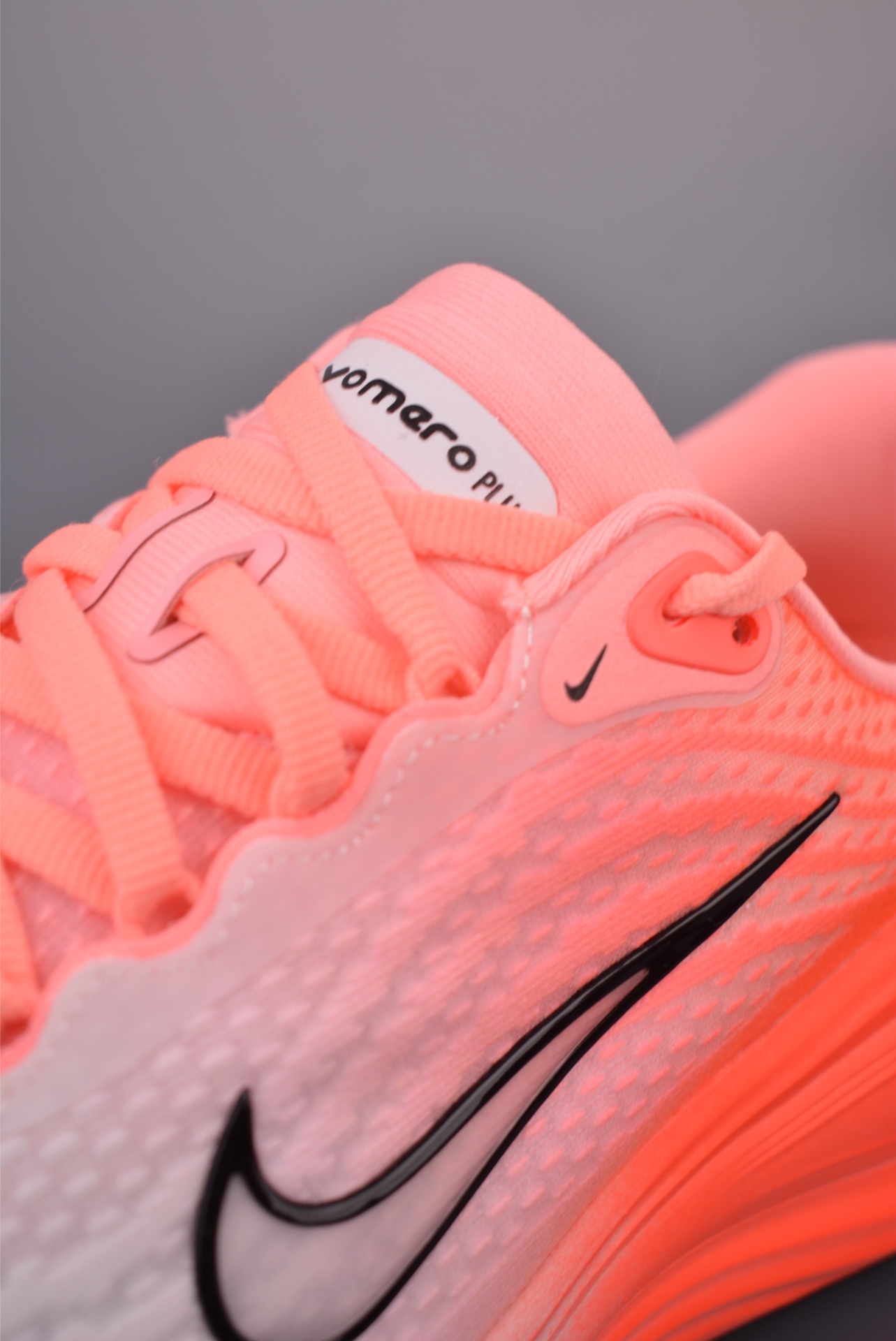 Nike Nike Air Zoom Vomero PLUS — Orange Red / White Gradient — IM2038-039 — foto 4