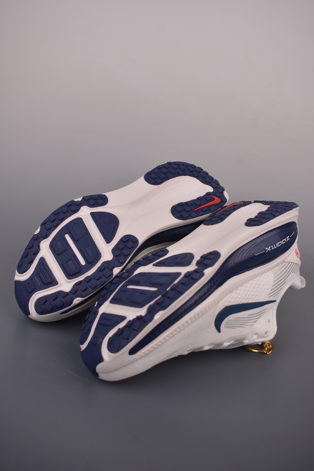 Nike Nike Air Zoom Vomero 18 World Cup Joint — White / Navy Blue — DM6828-003 — foto 4