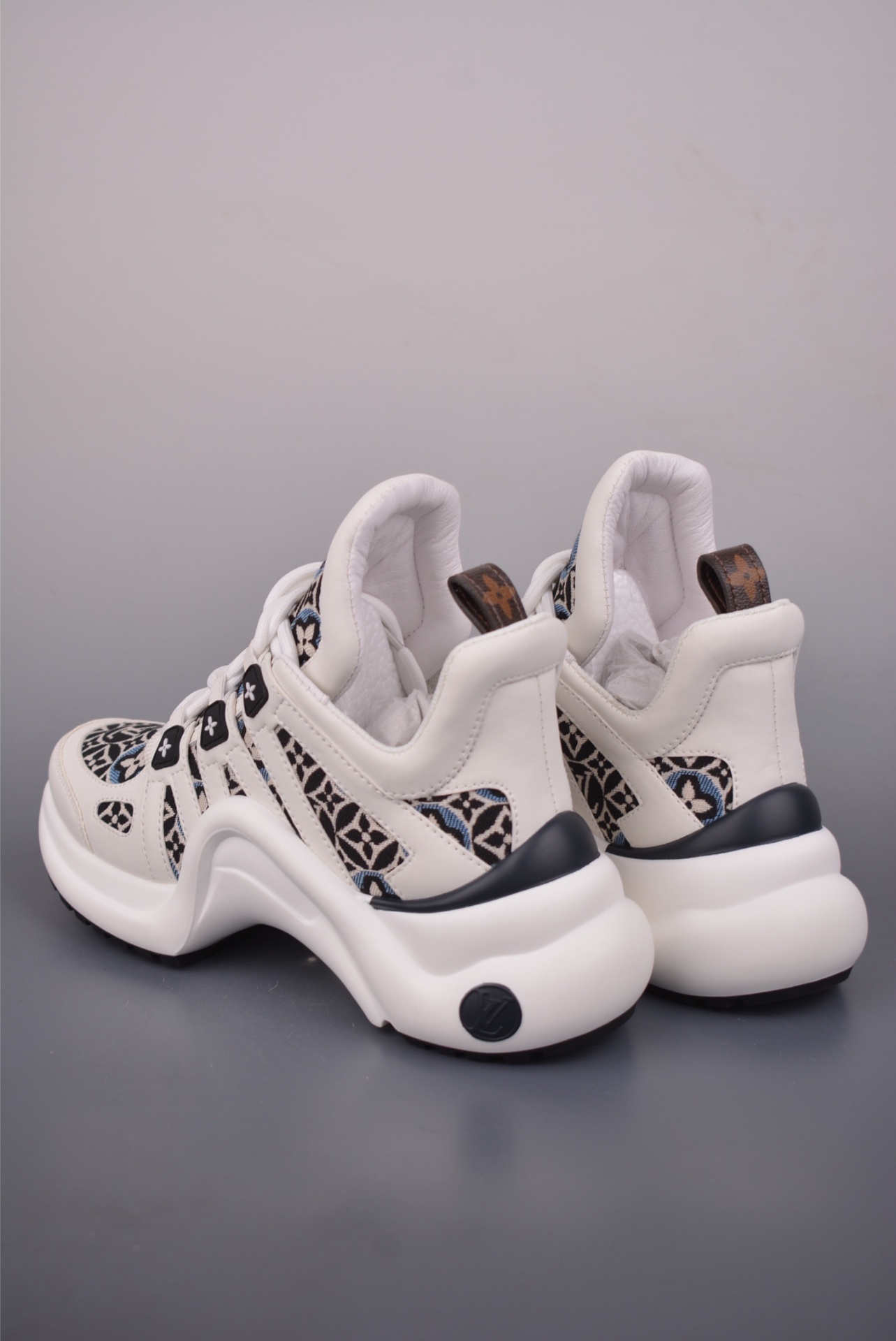 Louis Vuitton LV Archlight — Blu / Bianco / Nero — 1AHOPR — foto 2