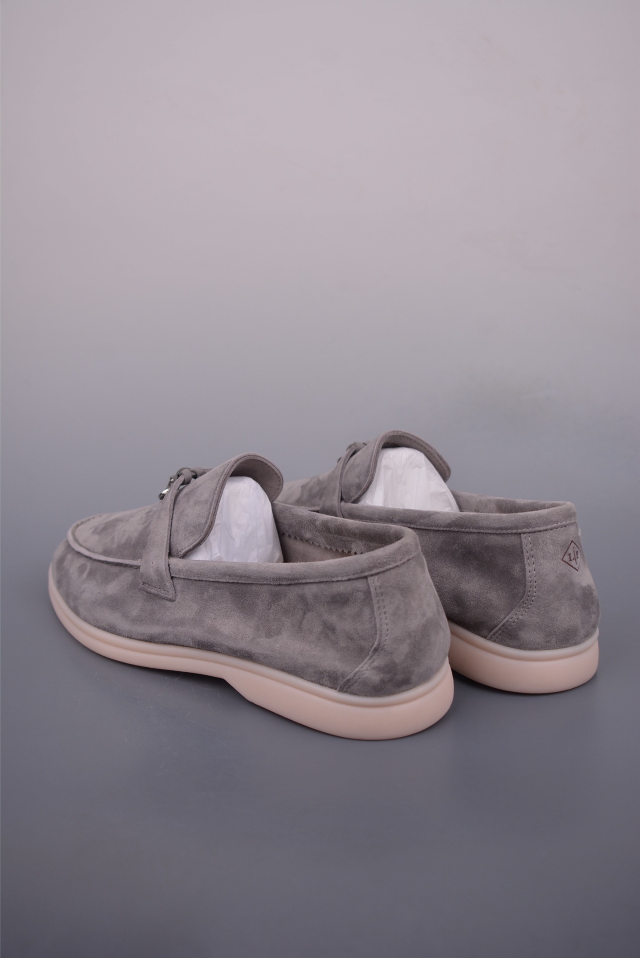 Loro Piana Loro Piana Summer Charms Walk — Grey Suede — XS56777 — foto 2