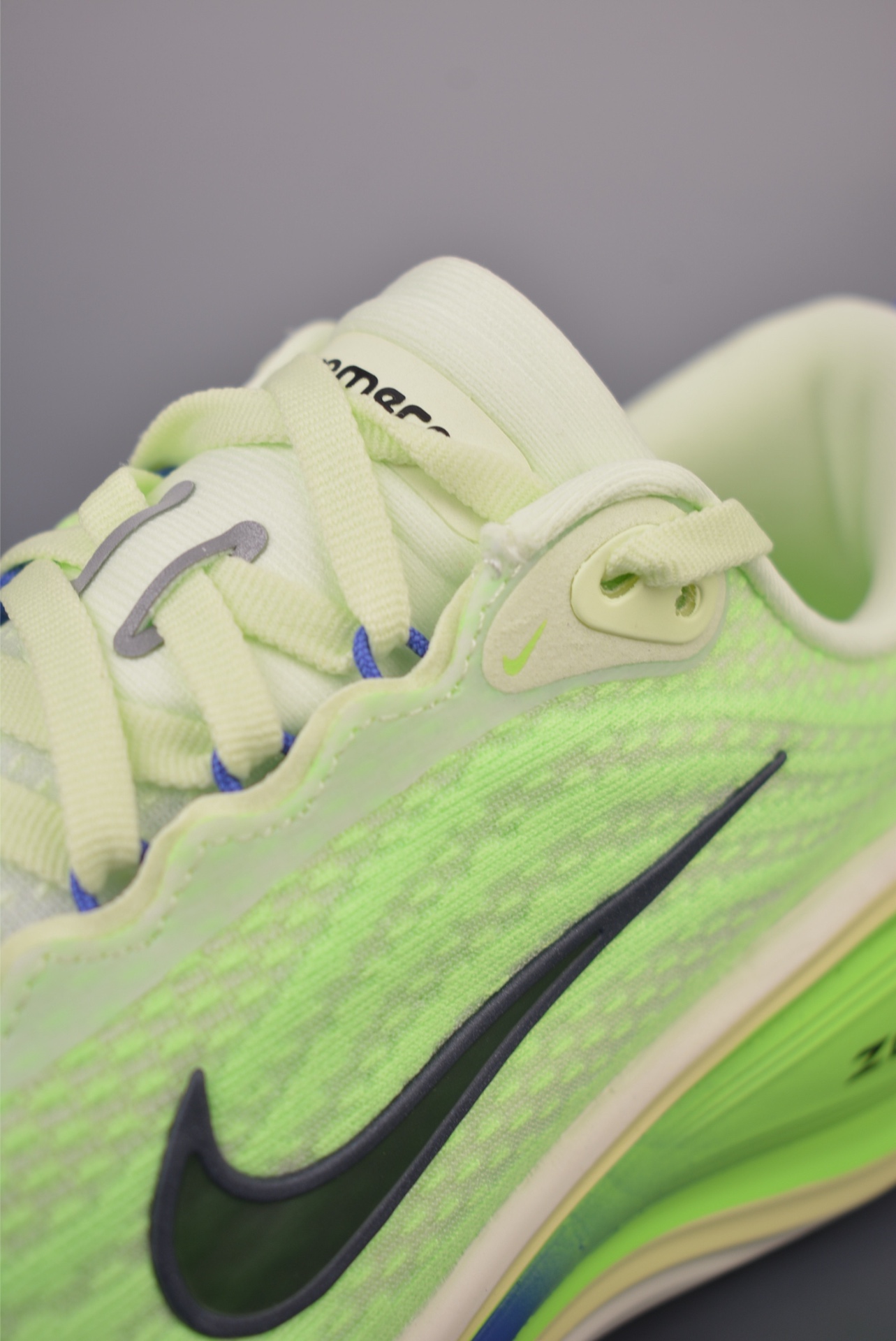 Nike Nike Air Zoom Vomero PLUS — Volt Tint / Lime Blast — HV8150-702 — foto 4