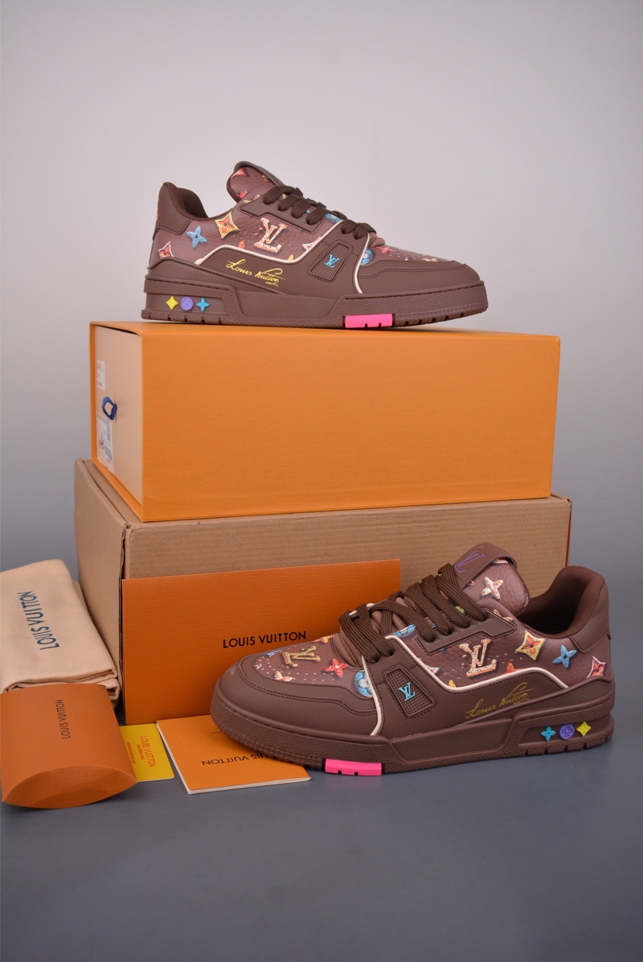 Louis Vuitton LV Trainer — Mocha Brown Monogram — 1AJWFP / 1AJWFO — foto 3