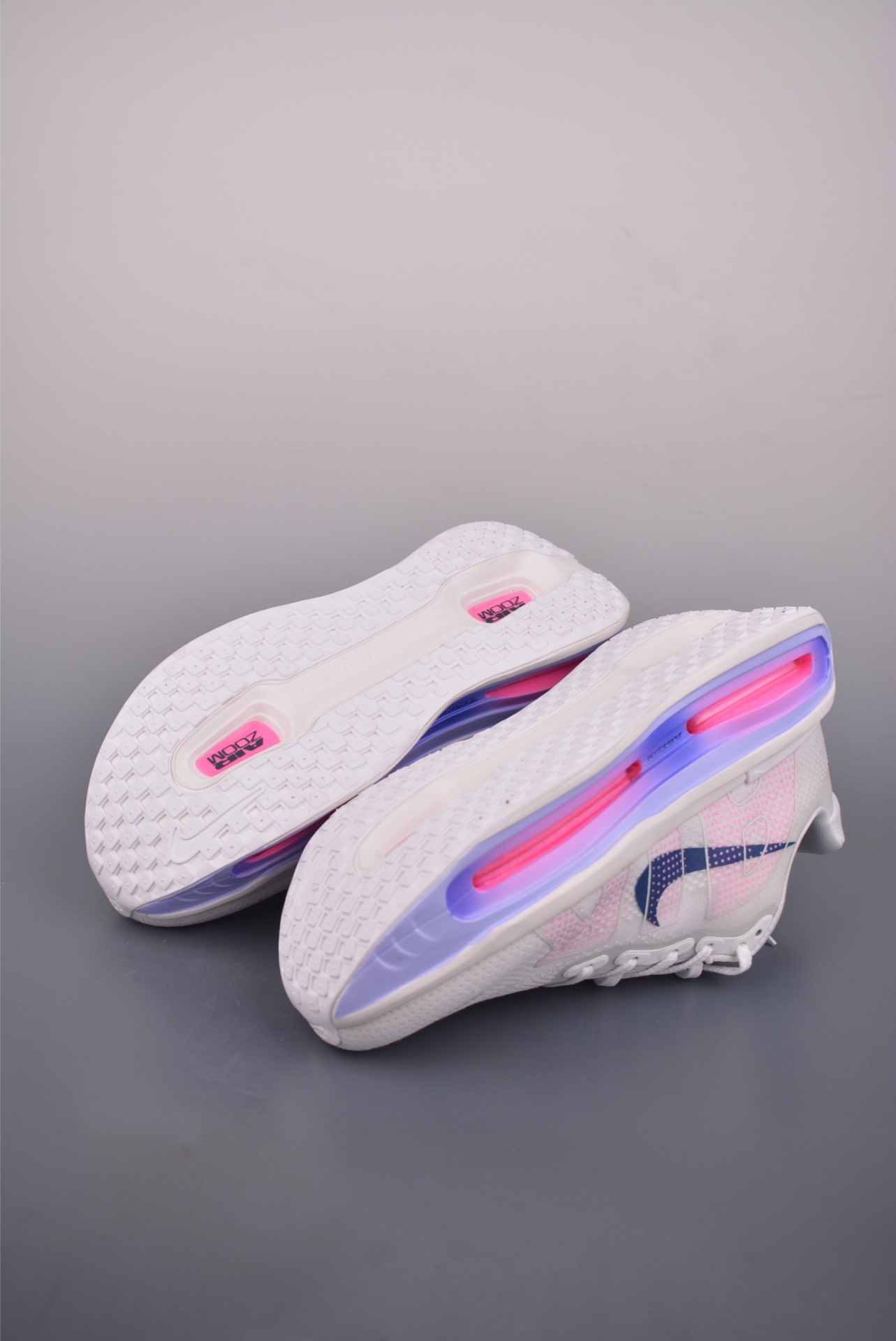 Nike Nike Vomero Premium — Off-White / Purple — HM5973-417 — foto 5
