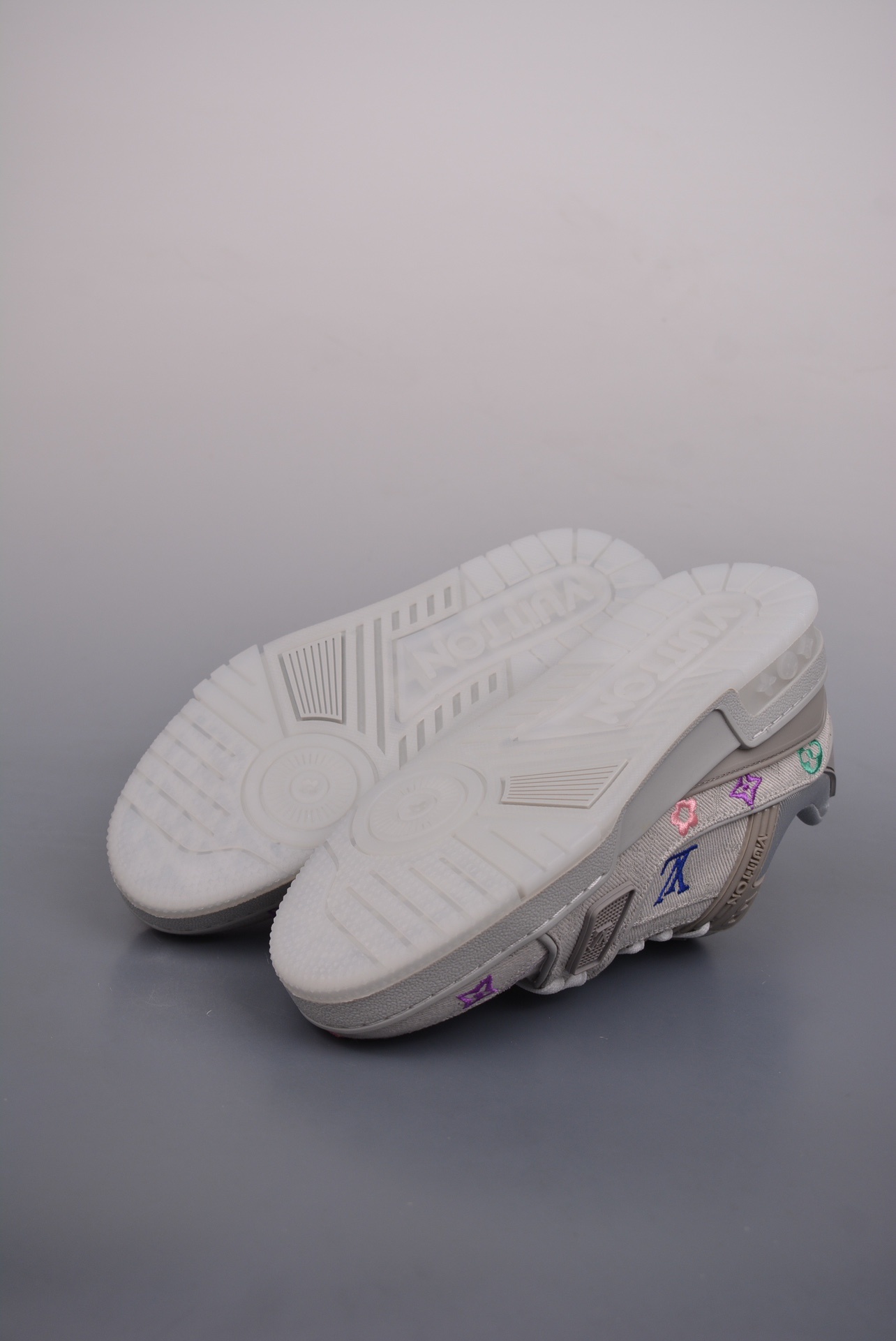 Louis Vuitton LV Trainer Sneaker Low — Denim Grigio / LV Jacquard Multicolor — 1A7S54 — foto 4