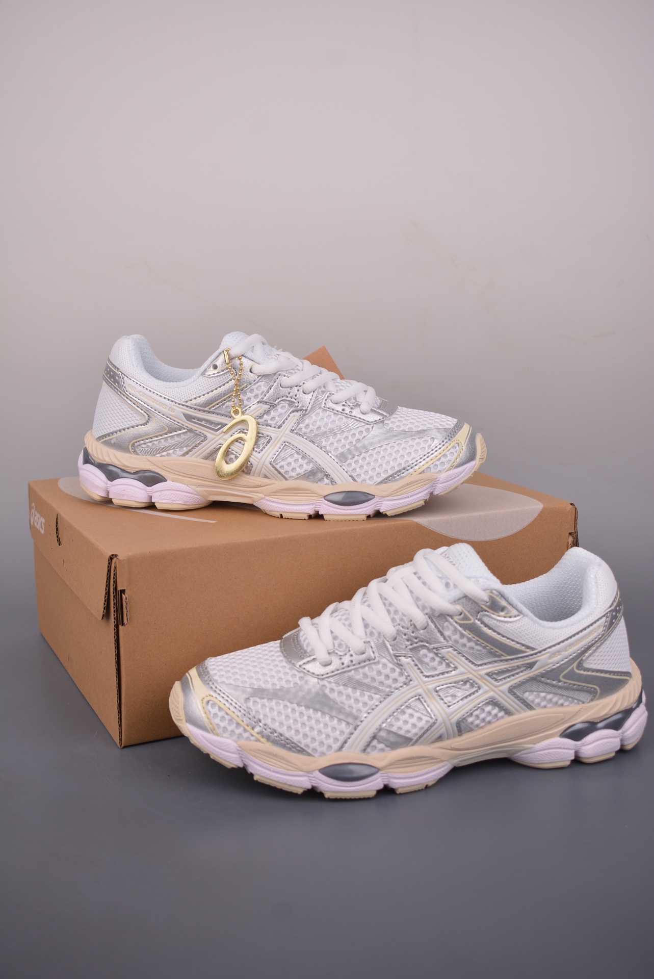 ASICS GEL-Cumulus 16 — Bianco / Argento / Crema — foto 4