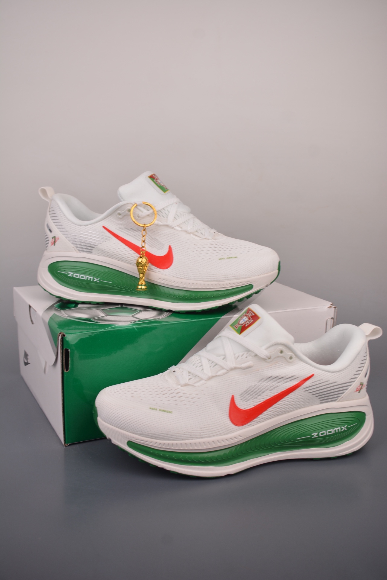 Nike Nike Air Zoom Vomero 18 World Cup Joint — White / Green / Red — DM6828-007 — foto 2