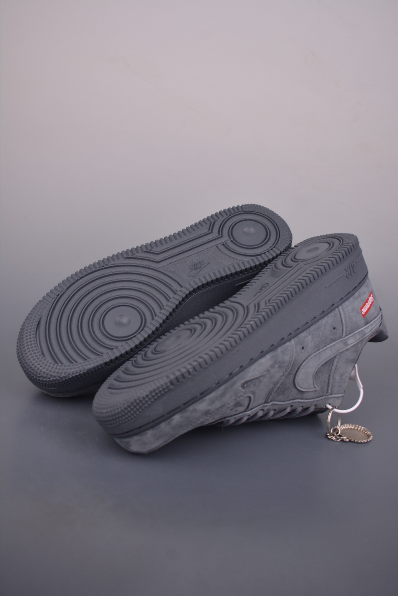 Nike Supreme x Nike Air Force 1 Low — Suede Gray — DF0188-115 — foto 5