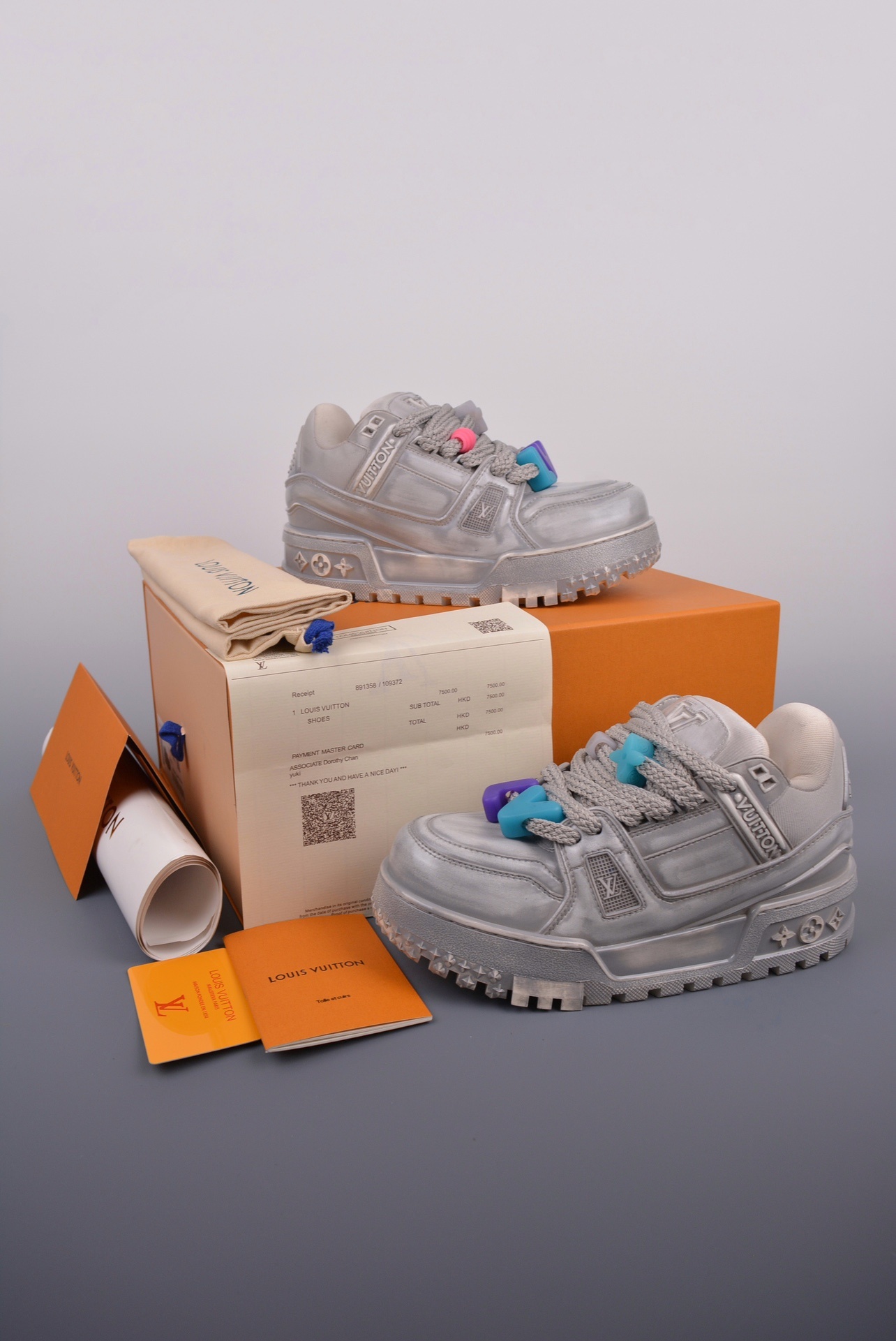 Louis Vuitton LV Trainer Maxi Low Leather — Grigio Effetto Vintage / Perline Multicolor — 1AB8ZG — foto 5