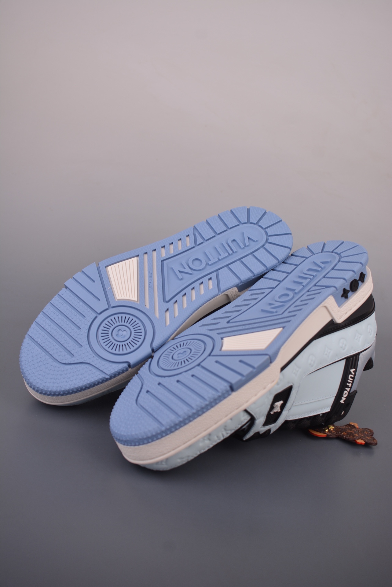 Louis Vuitton LV Trainer — Azzurro / Nero — foto 3
