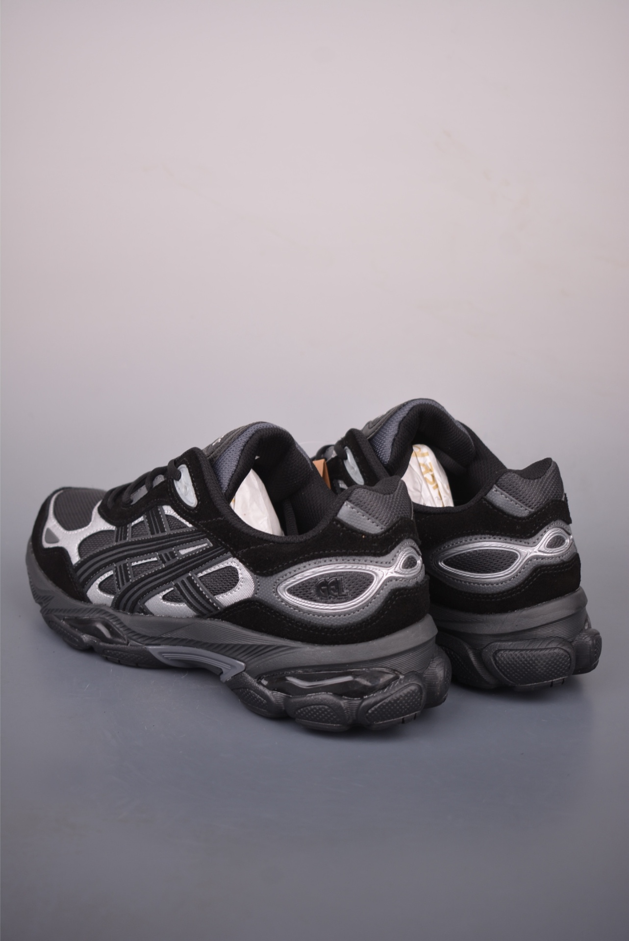 ASICS GEL-NYC — Nero / Grigio / Argento — foto 3