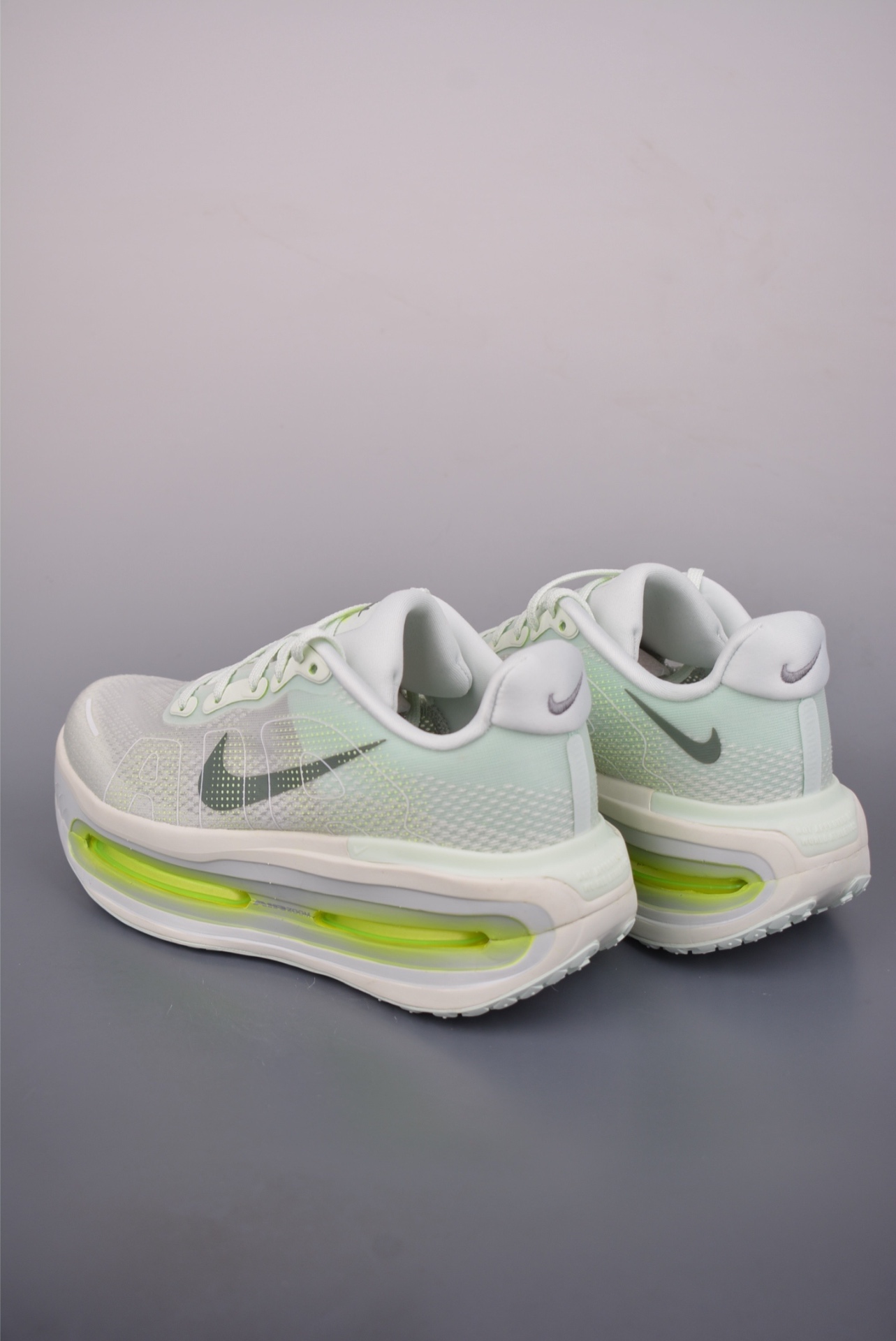 Nike Nike Vomero Premium — Barely Volt — HQ2050-300 — foto 3